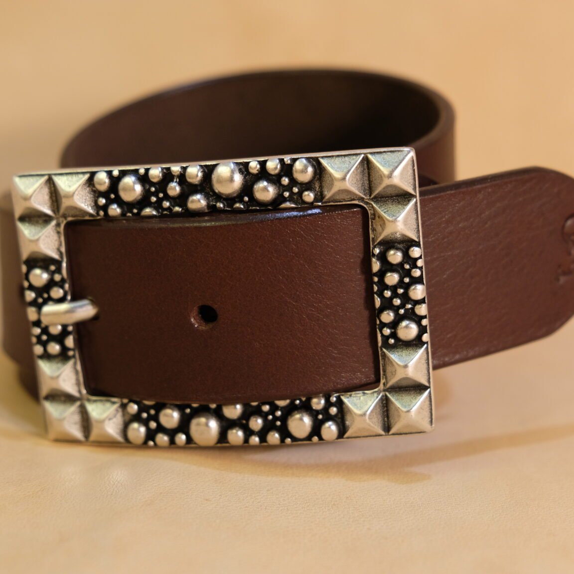 Cinturón cuero vacuno liso 38mm con hebilla grabada