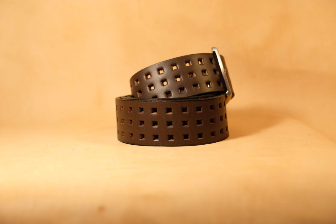 Cinturón perforado 40mm