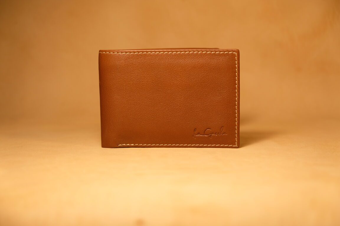 cartera tipo americano con monedero trasero marron claro