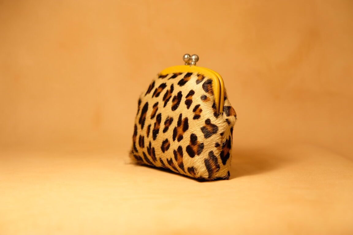 Monedero de piel con efecto leopardo