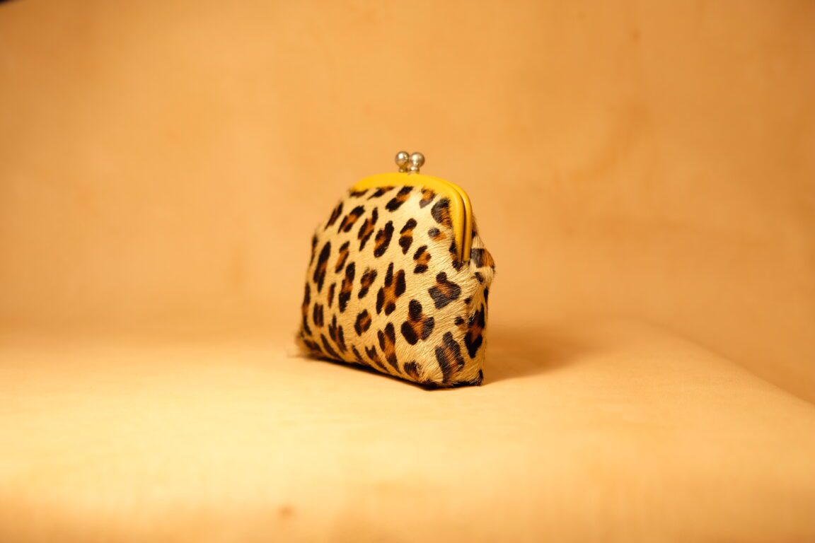 Monedero de piel con efecto leopardo