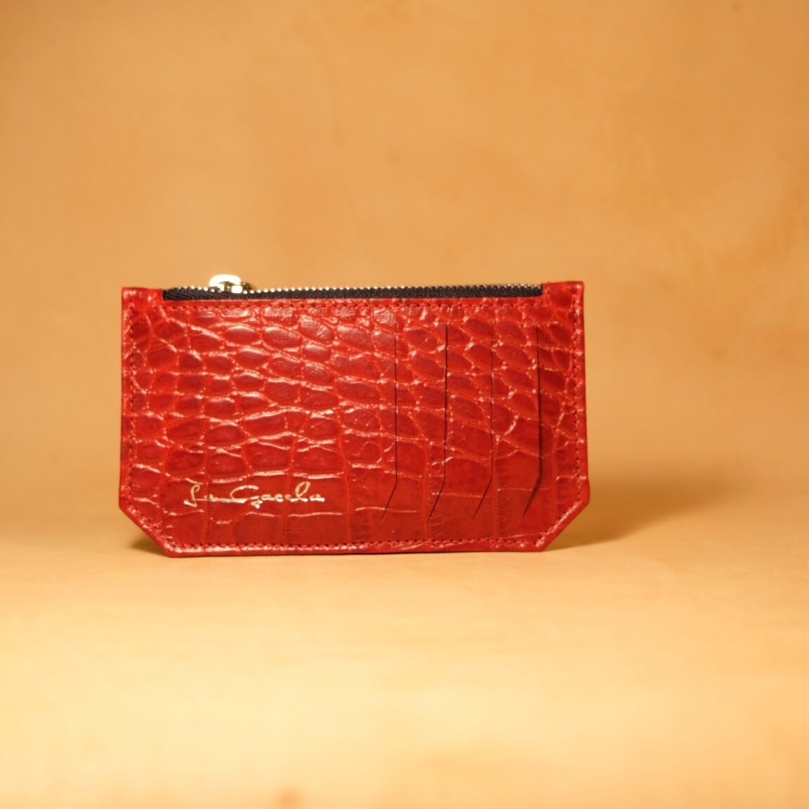 Tarjetero de piel con monedero rojo