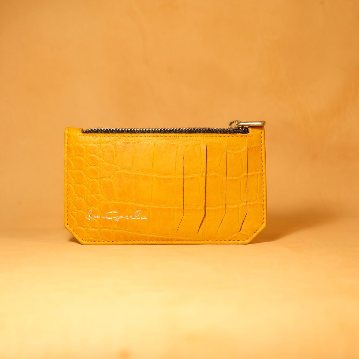 Tarjetero de piel con monedero amarillo