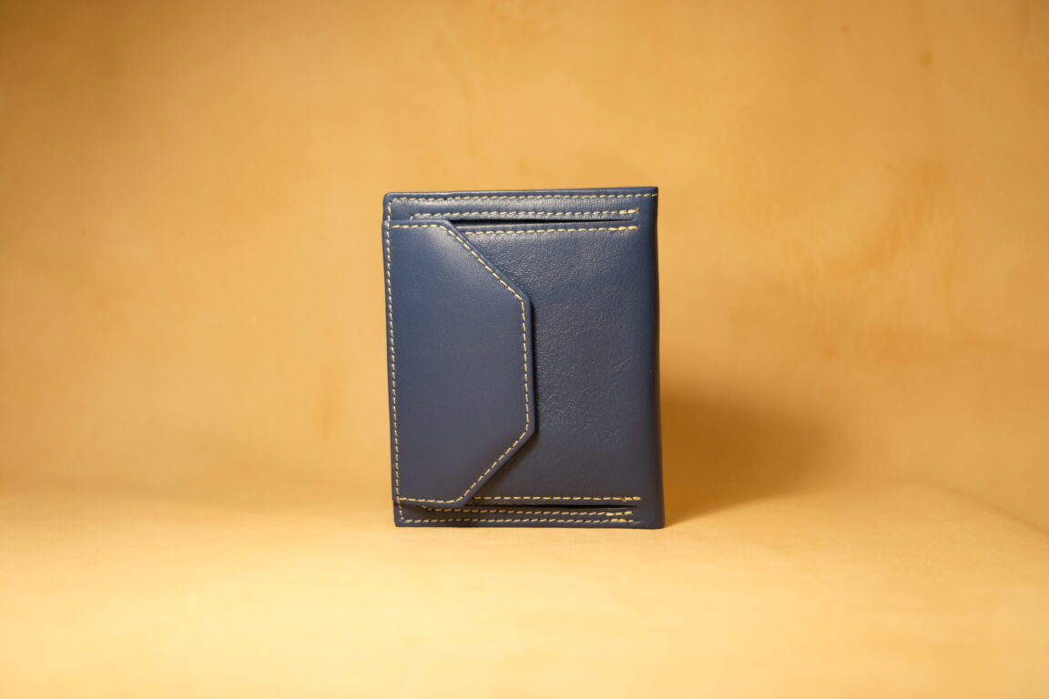 cartera mini piel azul con monedero exterior