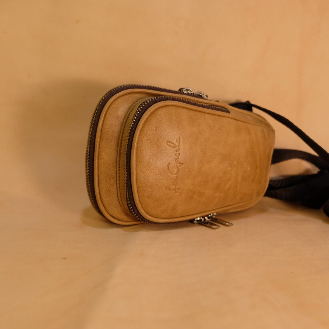 pernera de piel natural para moteros