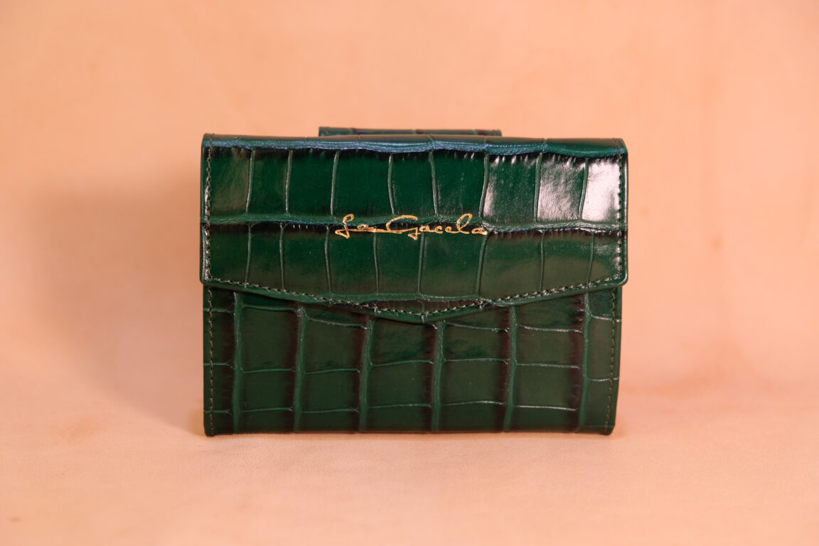 Cartera piel efecto coco verde con embellecedor