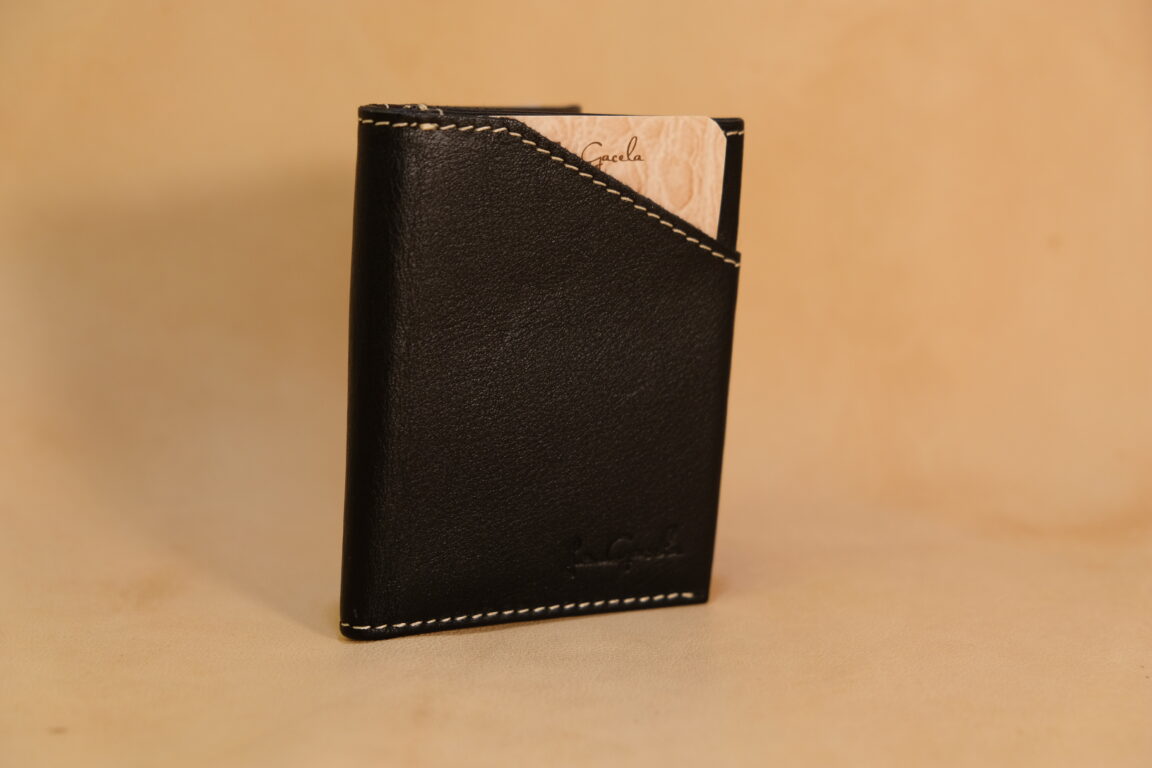 CARTERA MINIMALISTA NEGRA CON BILLETERA