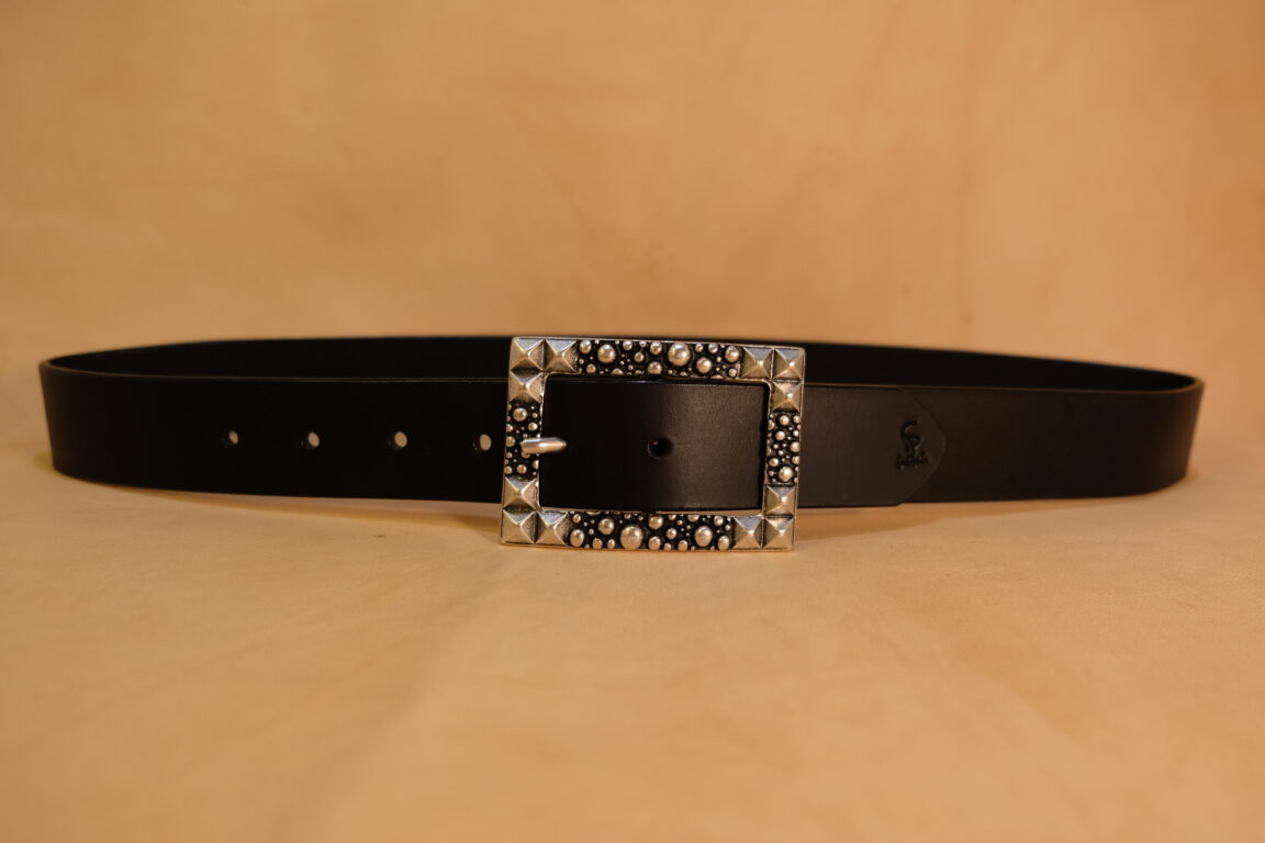 Cinturón de cuero vacuno liso de 38 mm con hebilla grabada,