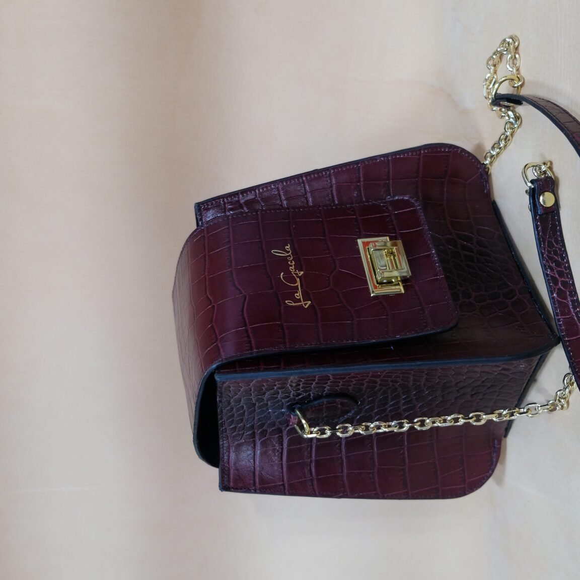 Mariela con solapa burdeos | Bolso de piel