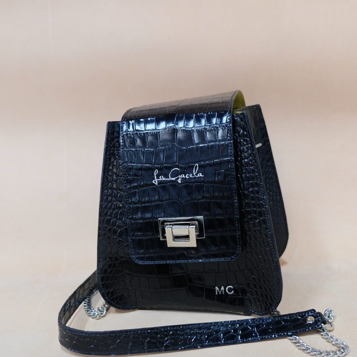 Mariela con solapa negro | Bolso de piel